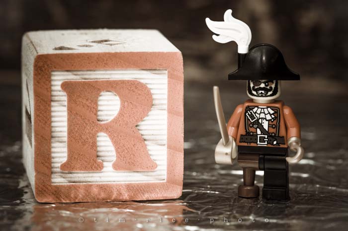 Yr4•353-365•R Legoboy R