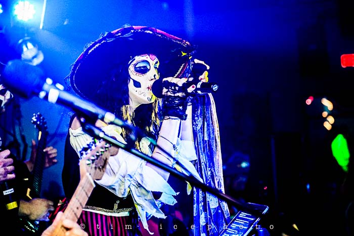 Yr6•037-365•1851•Rocking Dead 2