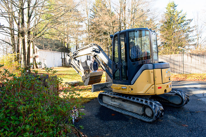 Yr7•046-365•2235•Caution