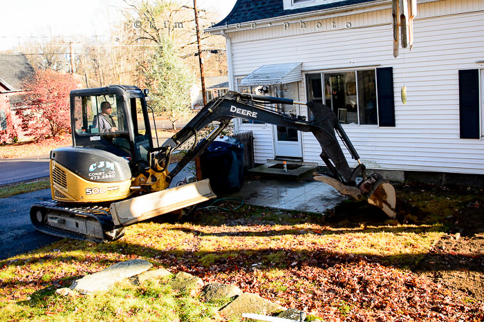 Yr7•047-365•2235•Caution