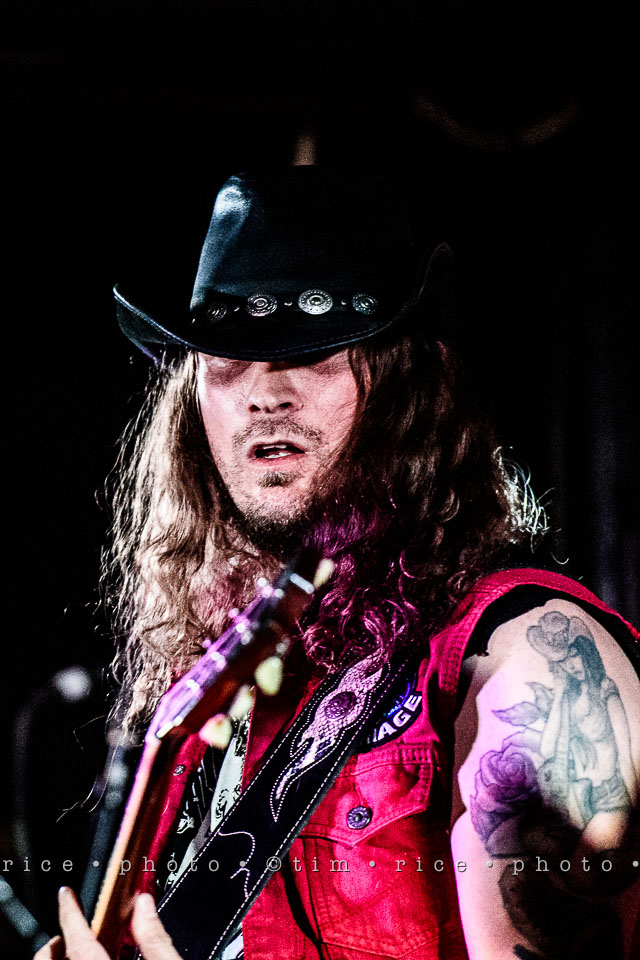 yr8%e2%80%a2021-365%e2%80%a22569%e2%80%a2bad-marriage-downstairs