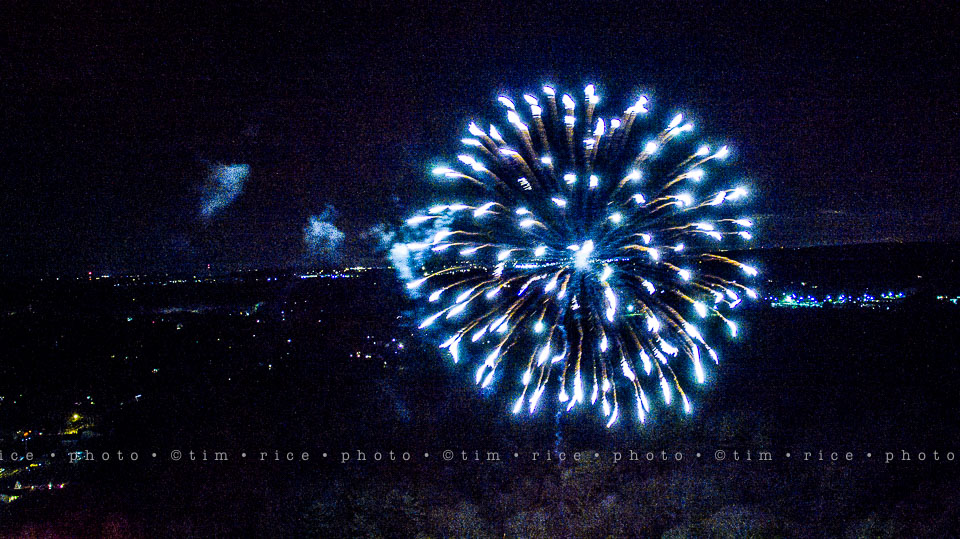 yr8%e2%80%a2059-365%e2%80%a22614%e2%80%a2fireworks-eye-to-eye