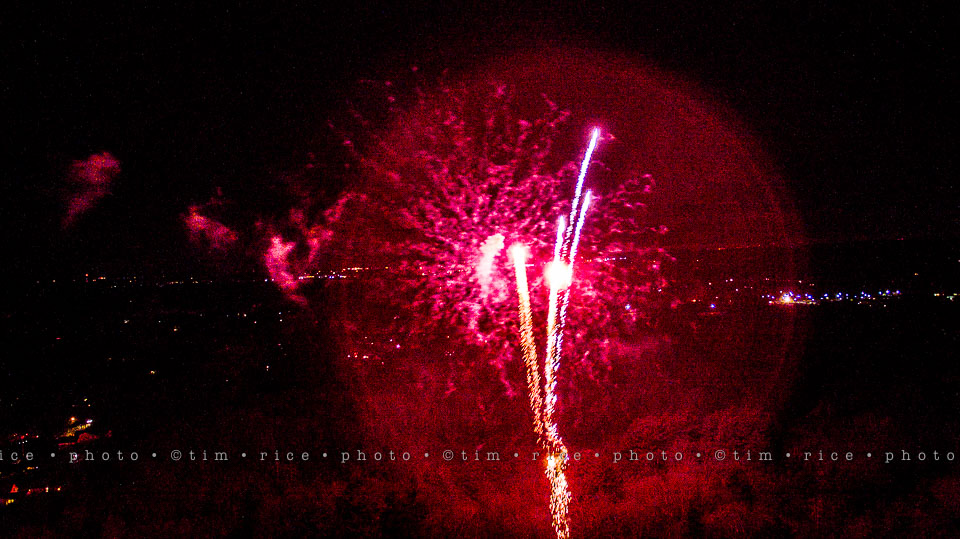 yr8%e2%80%a2060-365%e2%80%a22614%e2%80%a2fireworks-eye-to-eye