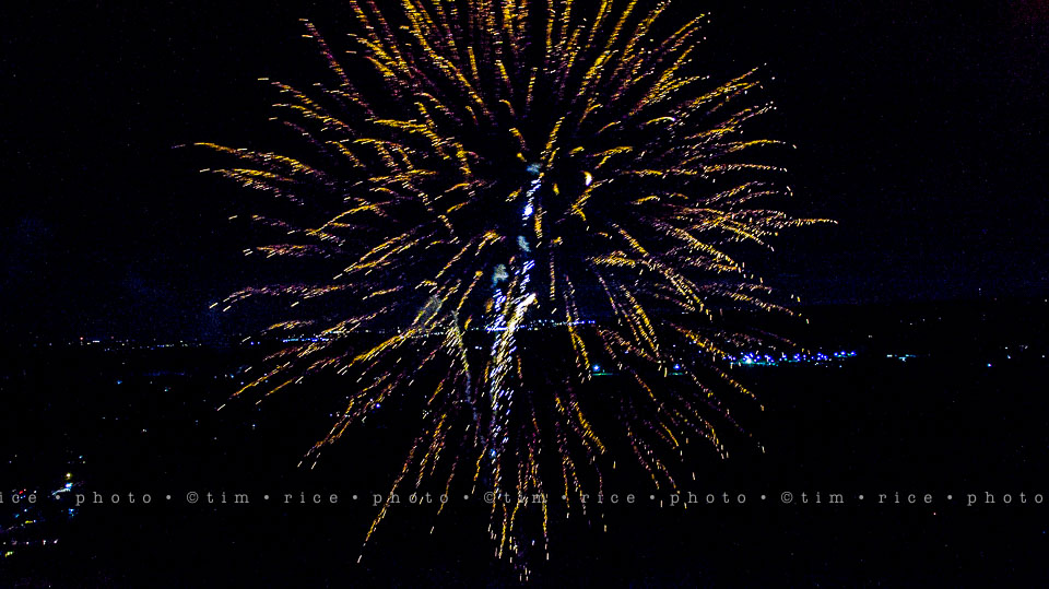 yr8%e2%80%a2061-365%e2%80%a22614%e2%80%a2fireworks-eye-to-eye