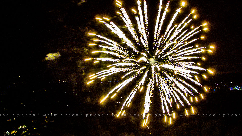 yr8%e2%80%a2070-365%e2%80%a22614%e2%80%a2fireworks-eye-to-eye