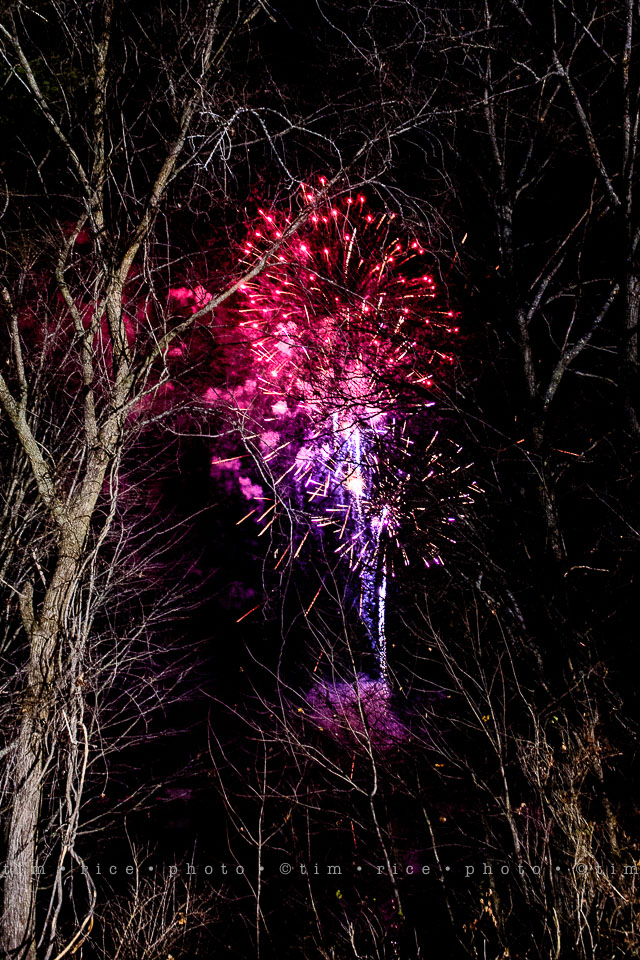 yr8%e2%80%a2077-365%e2%80%a22614%e2%80%a2fireworks-eye-to-eye