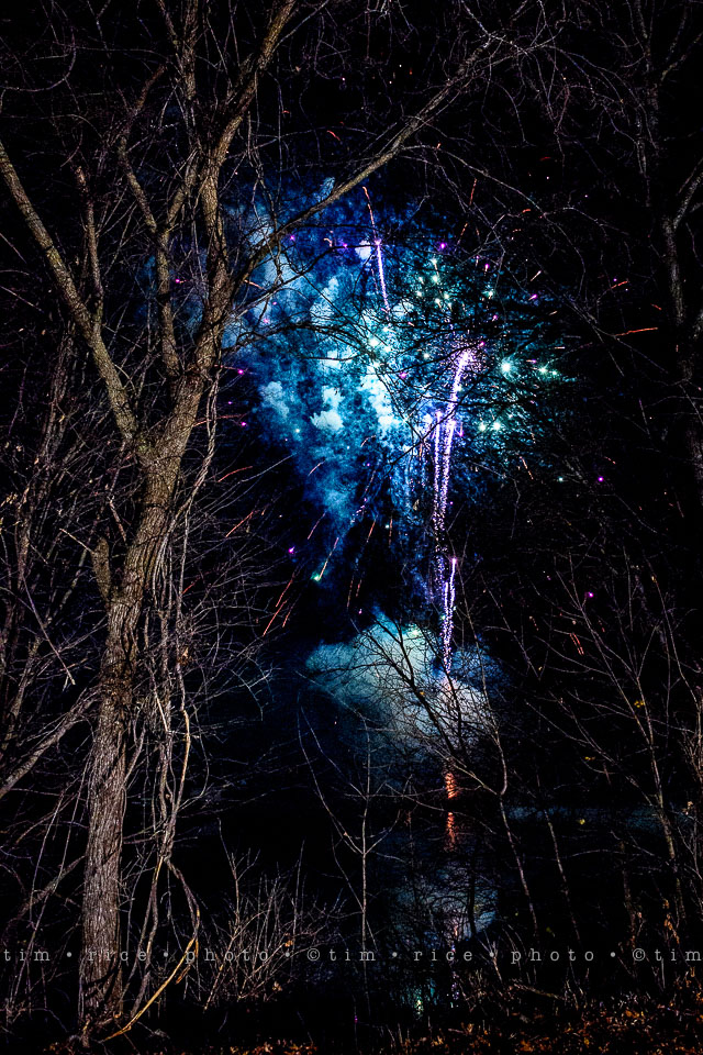 yr8%e2%80%a2081-365%e2%80%a22614%e2%80%a2fireworks-eye-to-eye