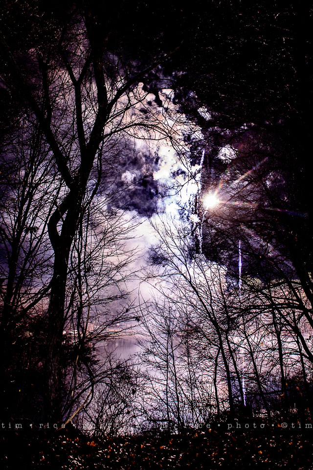 yr8%e2%80%a2087-365%e2%80%a22614%e2%80%a2fireworks-eye-to-eye